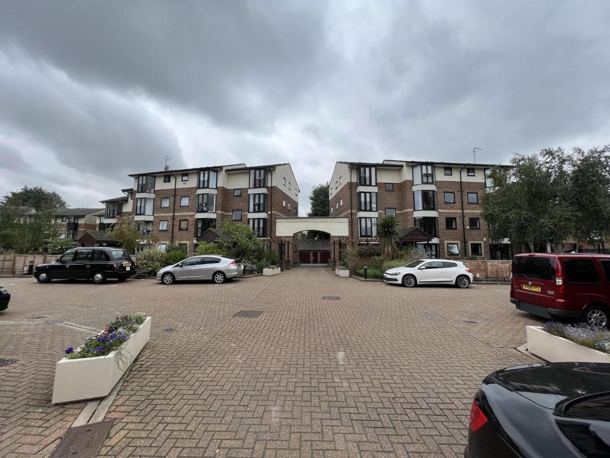Canary Wharf Haven - Spacious & Homely Entire 1 Bedroom Flat London Ngoại thất bức ảnh