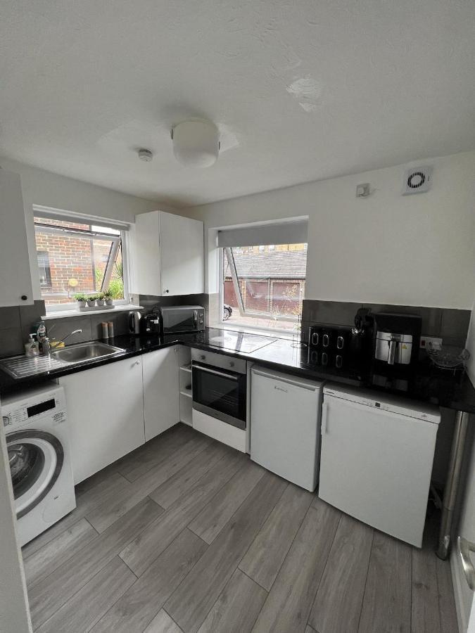 Canary Wharf Haven - Spacious & Homely Entire 1 Bedroom Flat London Ngoại thất bức ảnh